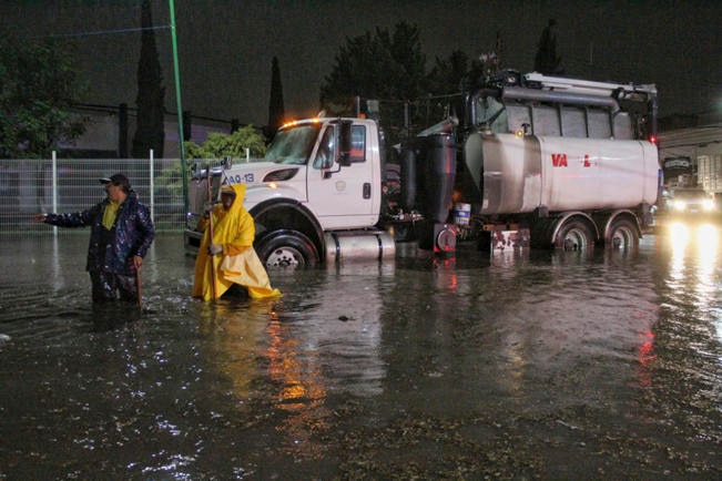 Reportan daños a 10 viviendas y 12 vehículos por las lluvias