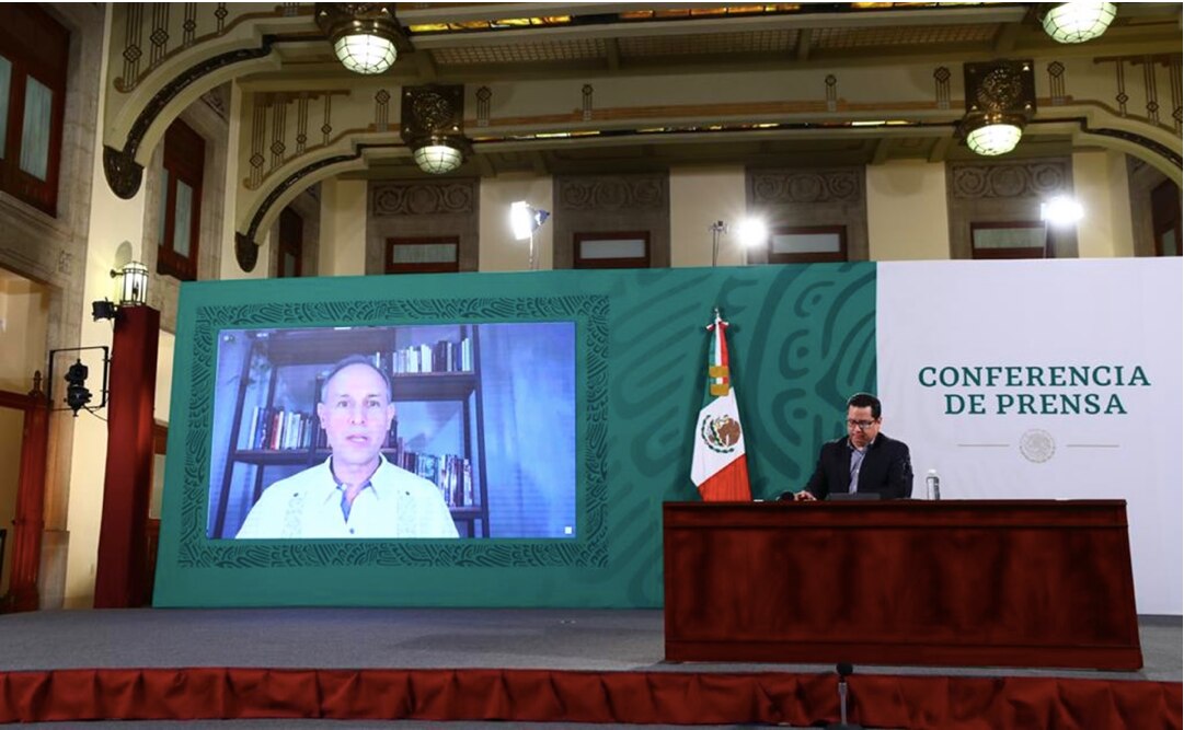 "Medios de comunicación viven del morbo", dice López-Gatell sobre fotos suyas en la Condesa