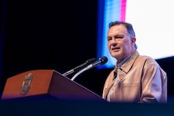 Mauricio Kuri busca diálogo para evitar candidatos del narco