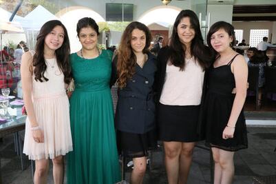 Festeja sus XV años