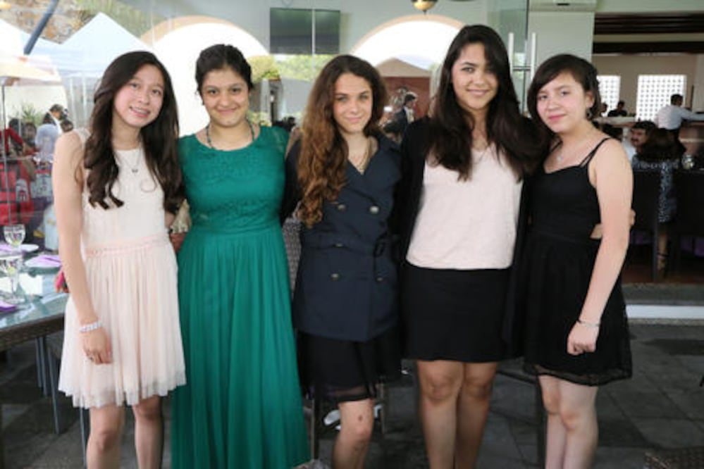 Festeja sus XV años