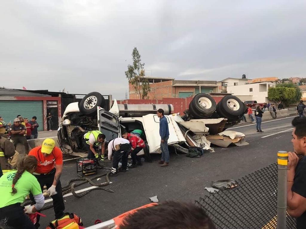 Reabren carretera libre a Celaya; aún continúan trabajos de limpieza