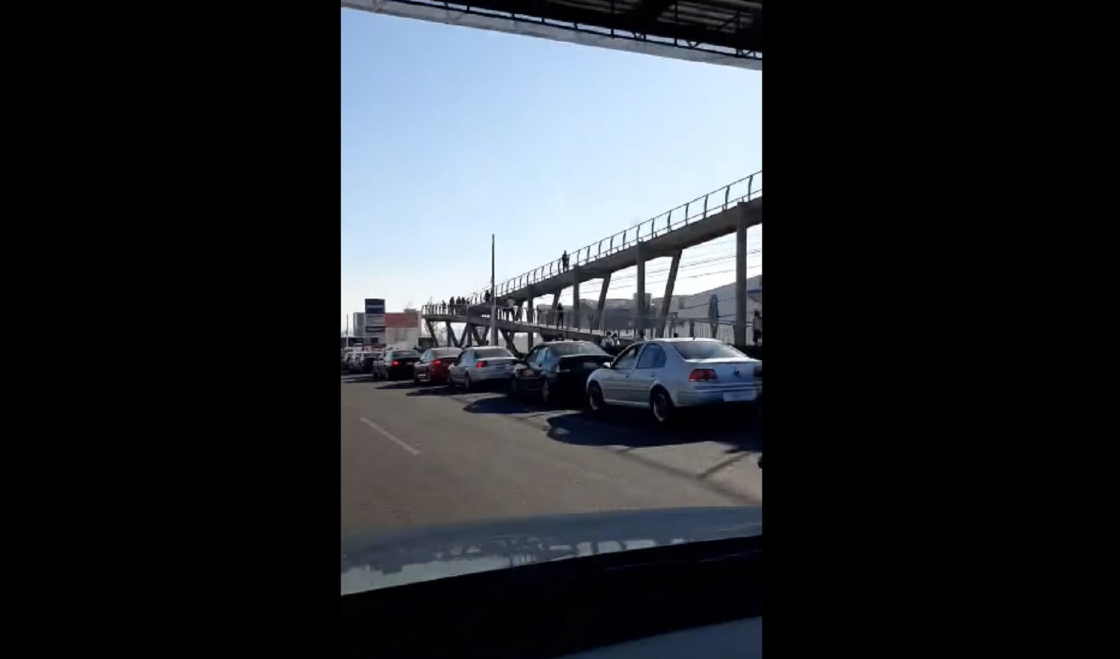 En plena pandemia, fila "interminable" para entrar a Antea