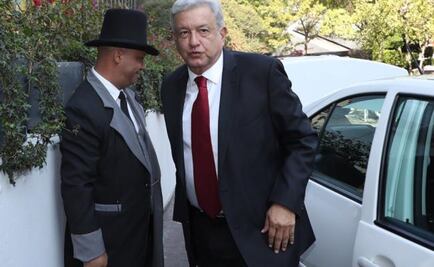 ​AMLO presentará amparos para frenar contratos del aeropuerto