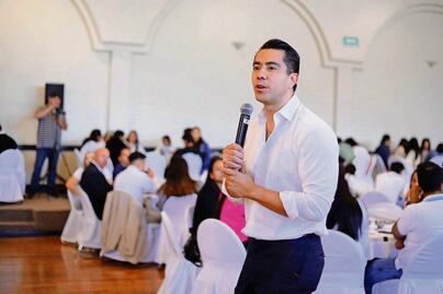 Felifer Macías pide a jóvenes involucrarse en toma de decisiones