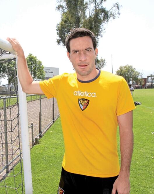 Jaguares pretende desplumar a Gallos