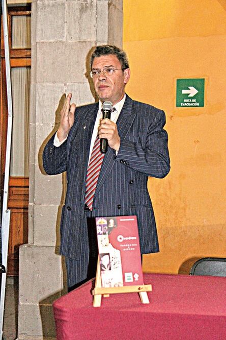 Publican libro del escudo queretano