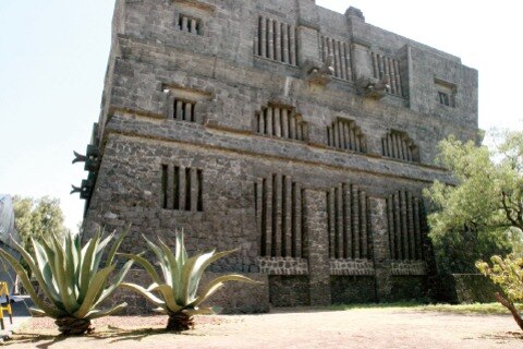 Espera de ser monumento artístico