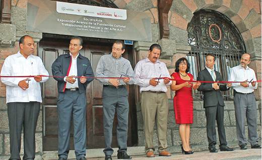 Inauguran la exposición SocializArte