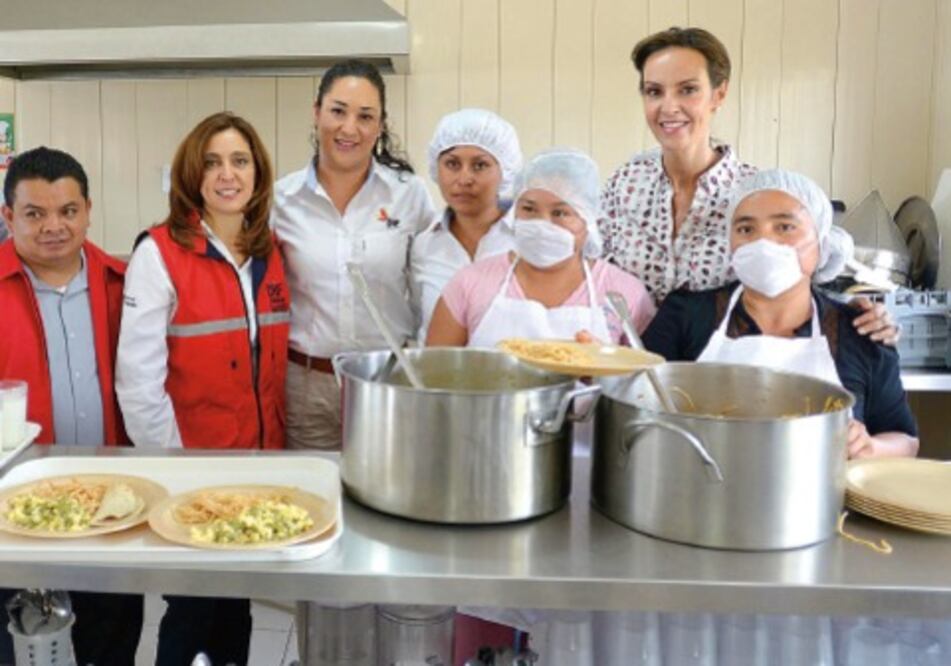 DIF estatal entrega apoyos en Amealco