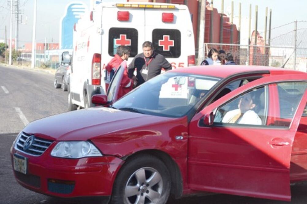 Reportan dos lesionadas en accidente