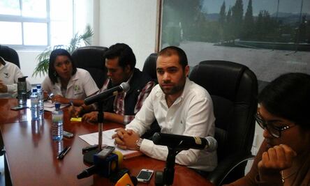 FEUQ recaba firmas en contra de la huelga