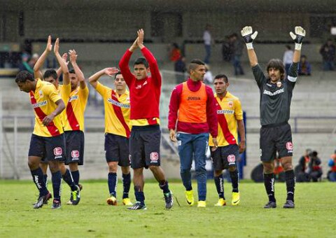 Morelia 'asalta' el liderato