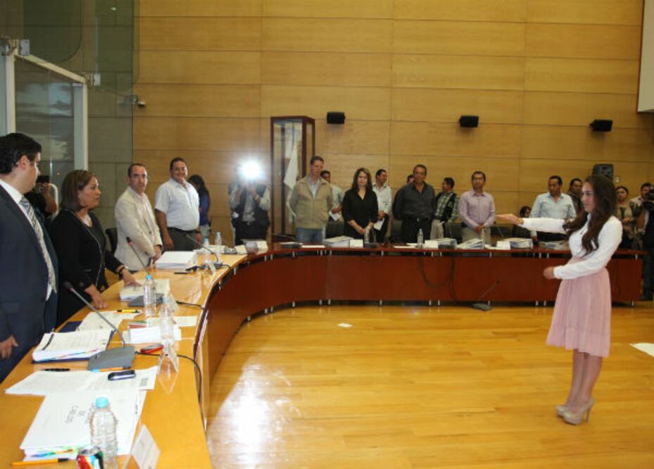 Toma protesta regidora suplente