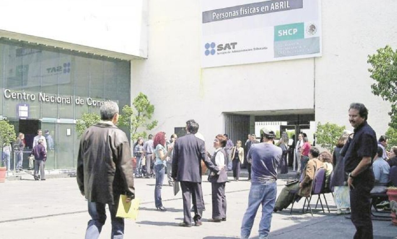 Confirman despidos masivos en el SAT