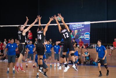 Festejan con volibol