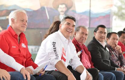 Bajo Reserva 28 de abril de 2023 