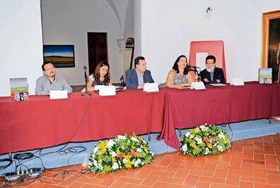 Analizan historia de las artes escénicas