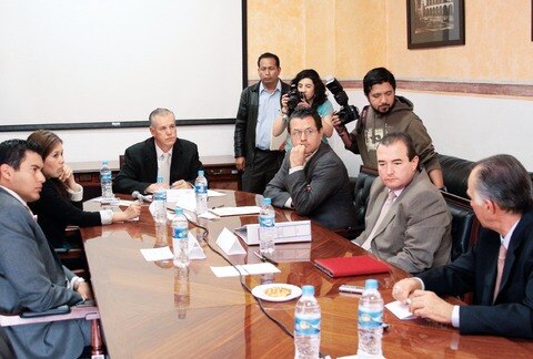 Viajan diputados a EU para capacitarse