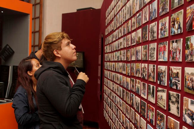 La muestra La joven antropología queretana, 20 años de la licenciatura en la UAQ, está integrada por fotografías, pinturas, diarios de campo y herramientas de investigación. Se encuentra en el Museo Regional de Querétaro (ESPECIAL)