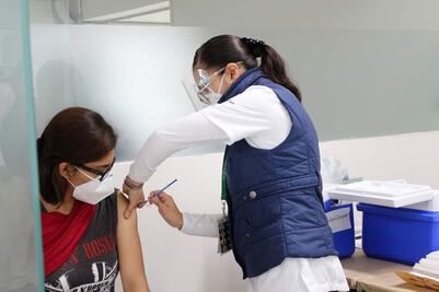 Arranca hoy vacunación a embarazadas y docentes
