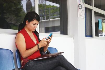 UAQ desarrolla smartphone