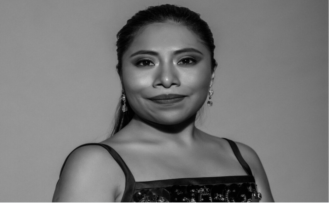 Yalitza Aparicio roba las miradas con un vestido hecho por manos oaxaqueñas