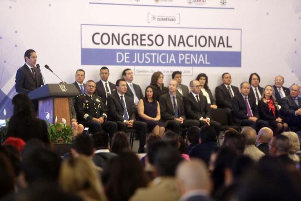 El mandatario estatal reconoció también a los integrantes del Tribunal Superior de Justicia de Querétaro por las aportaciones a la construcción del nuevo modelo. (ESPECIAL)