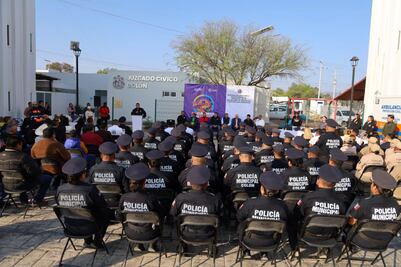 En Colón, incrementan el salario a policías 