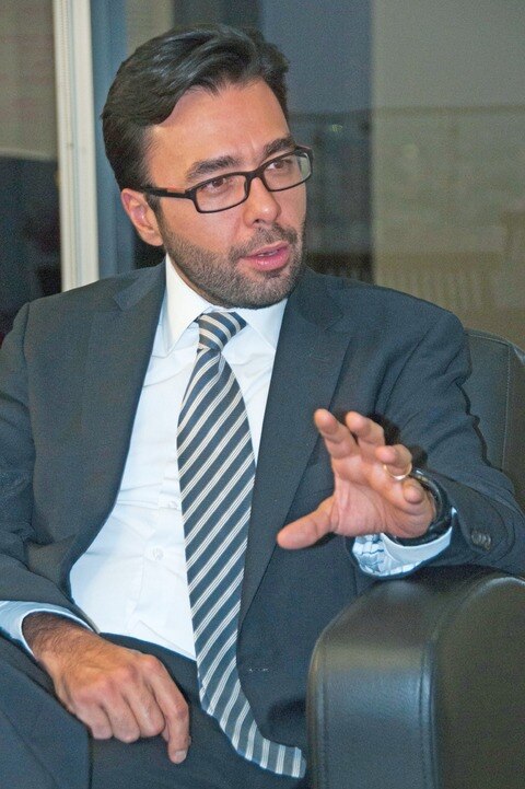 AMX debe informar de comprador de activos