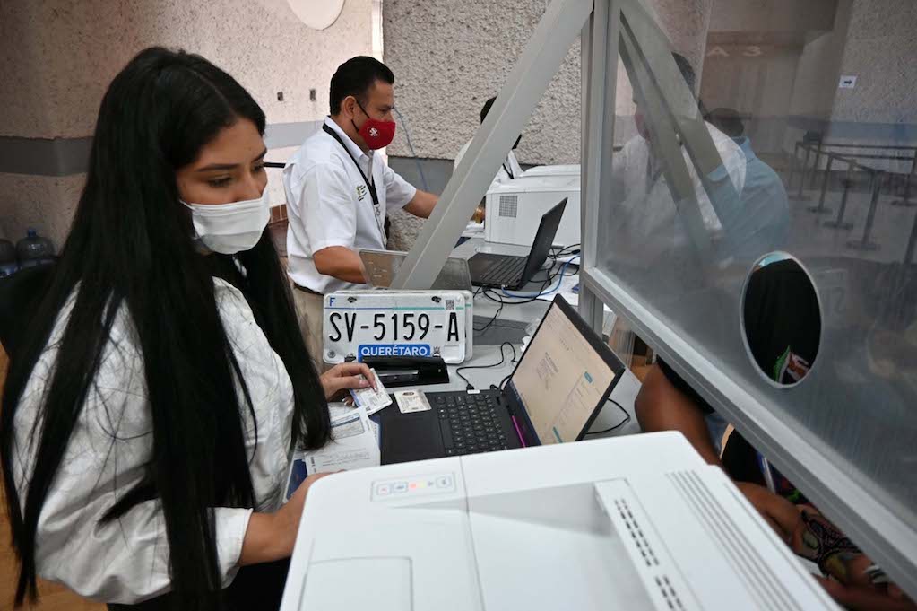 Todavía estás a tiempo de cambiar tus placas despintadas