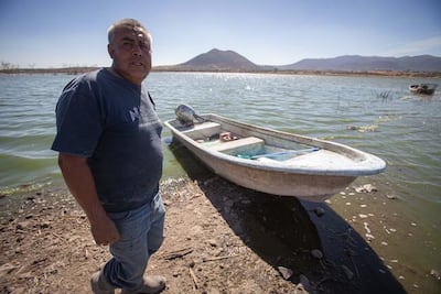 Peligra actividad pesquera en presa Santa Catarina