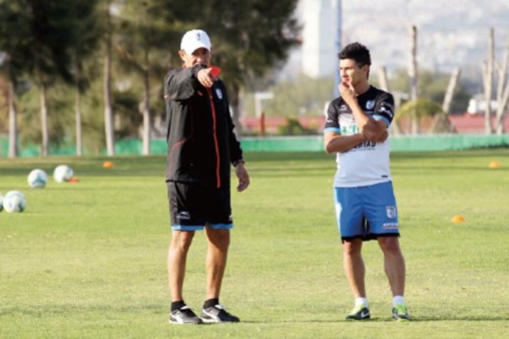 Gallos Blancos buscan mantener equilibrio