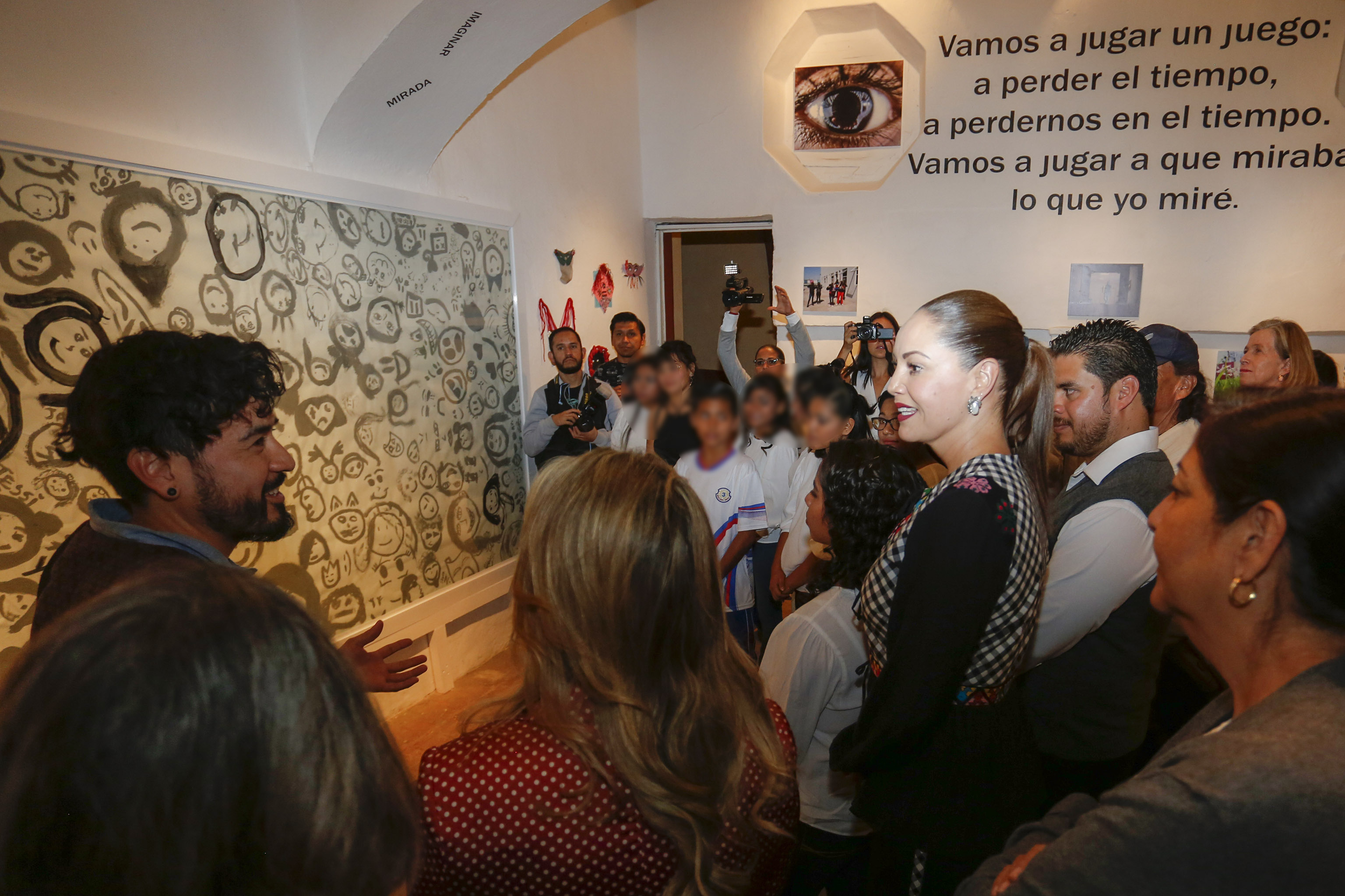 Niños del CAS Carmelita Ballesteros exponen obras de arte