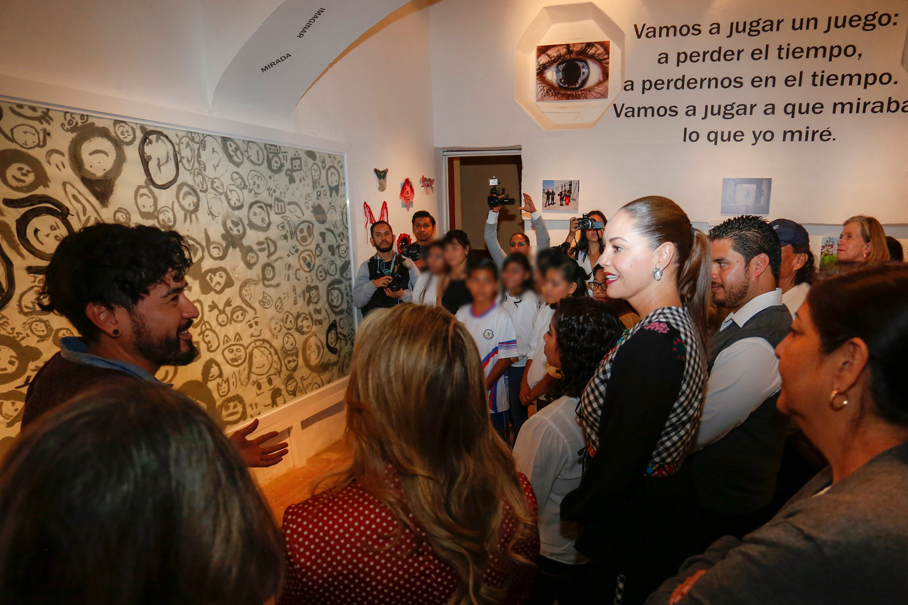 Niños del CAS Carmelita Ballesteros exponen obras de arte