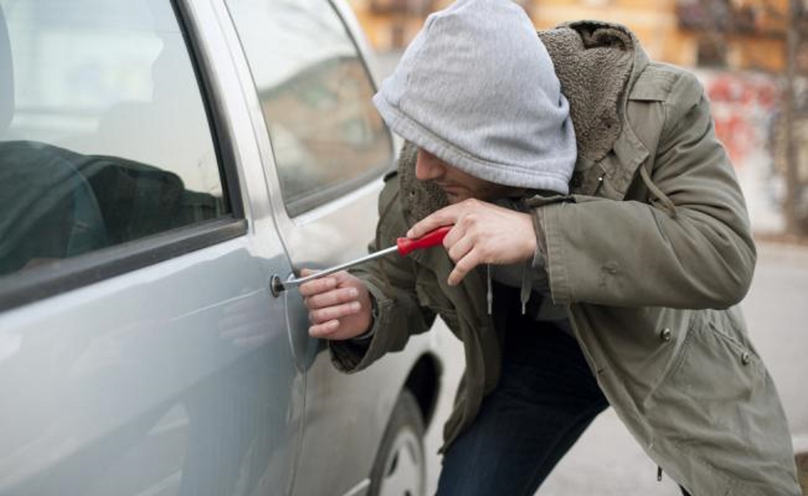 Robacoches, cada vez más jóvenes y violentos