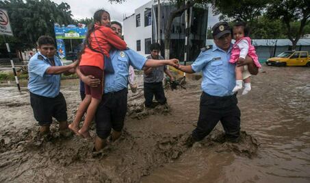 Presidente peruano acepta ayuda venezolana ante inundaciones 