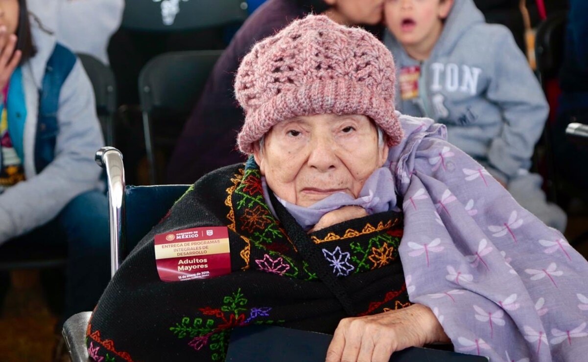 La Pensión Bienestar Adultos Mayores se les brinda a los adultos a partir de los 65 años de edad. Foto: Tomadas de X, @Mary_Luisa_AG
