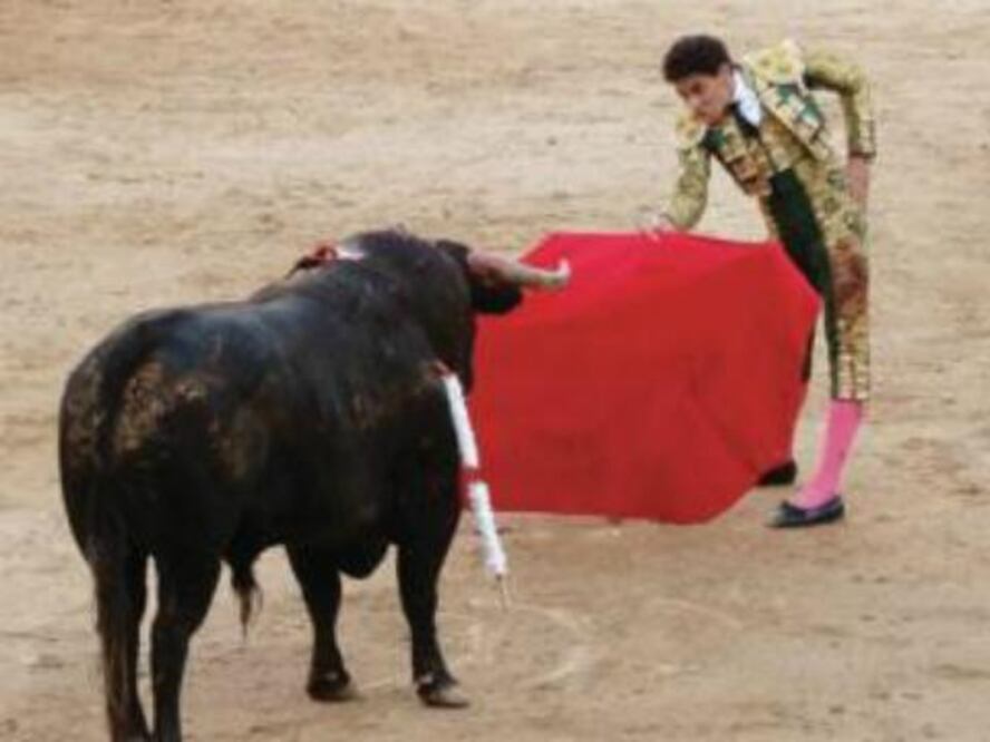 Operan a Brandon Campos tras cornada