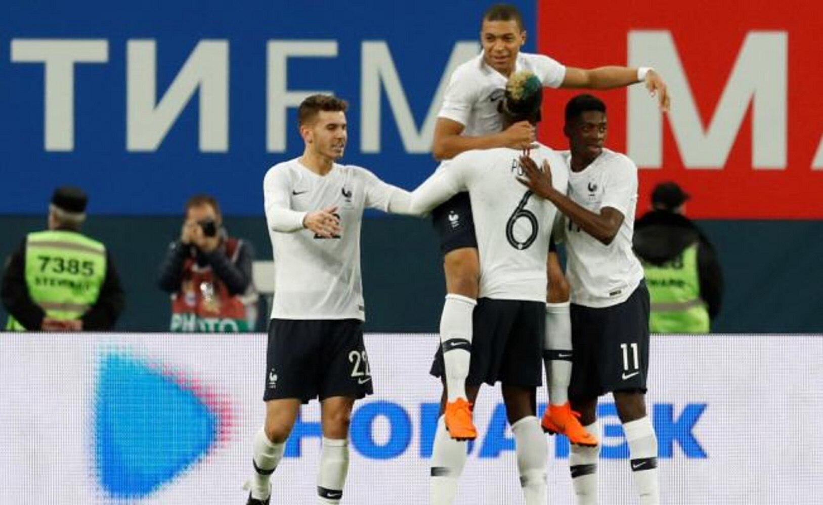 Con doblete de Mbappé, Francia derrotó a Rusia