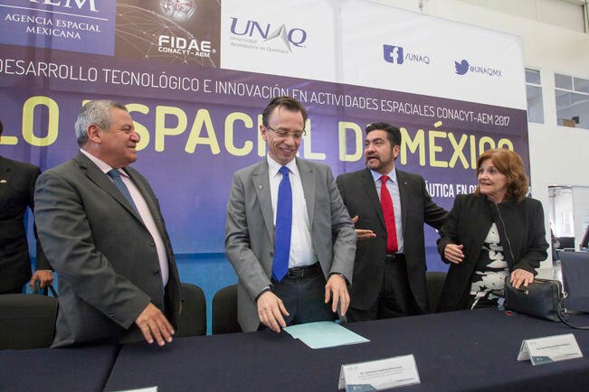 Realizan foro del sector espacial