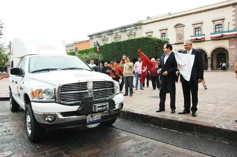 Reconocen a médicos queretanos