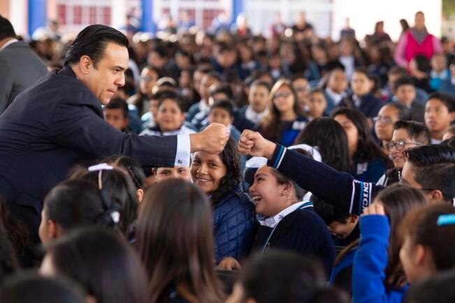 Invierten 40 mdp en 70 escuelas de la capital