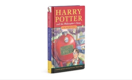 Subastan primera edición de "Harry Potter" firmada por su autora