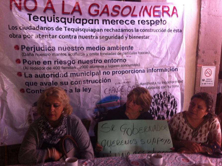 Se manifiestan vecinos de Tequis contra gasolinera