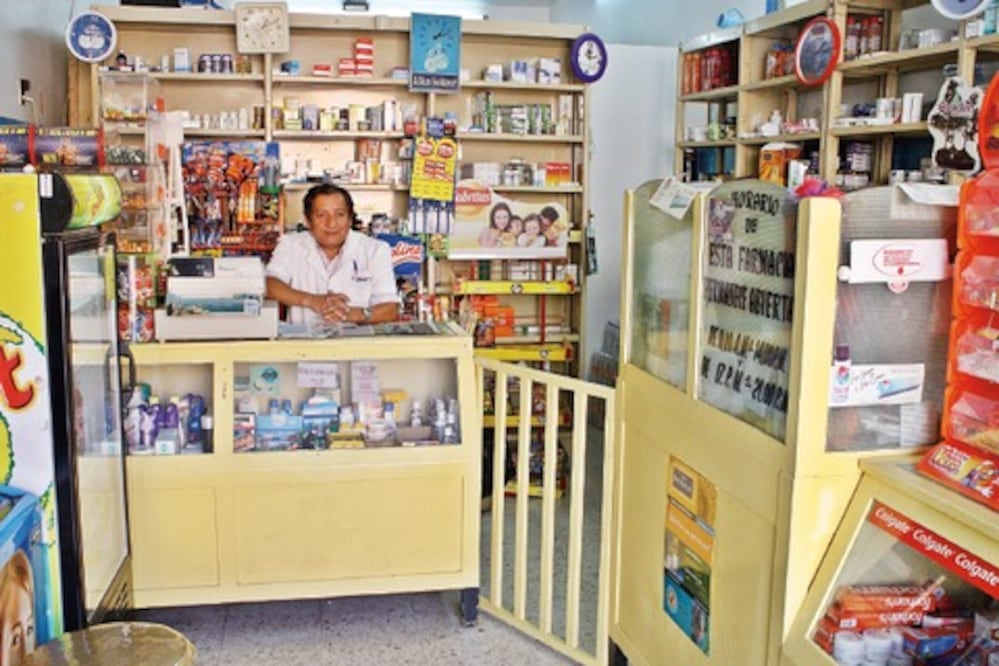 Denuncian comercio desleal en farmacias