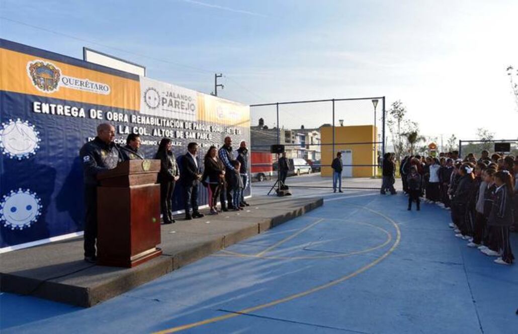 El alcalde de Querétaro, Marcos Aguilar, entregó la rehabilitación del parque Sombrerete, en la que se invirtieron 3 mdp. (ESPECIAL)