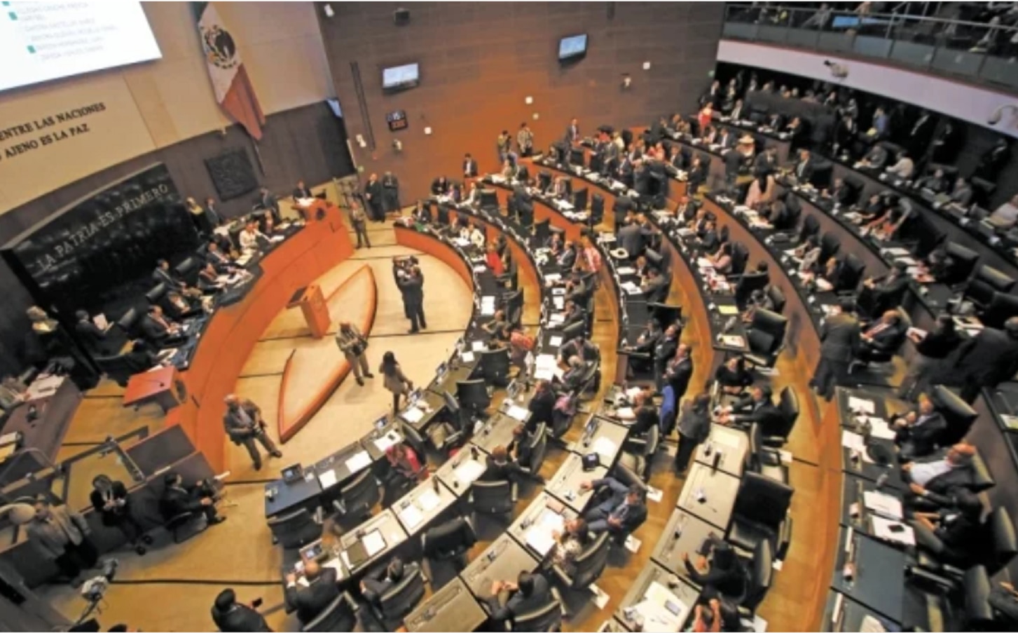 Aceptan renuncia de Medina Mora; faltan más ministros, dice la 4T