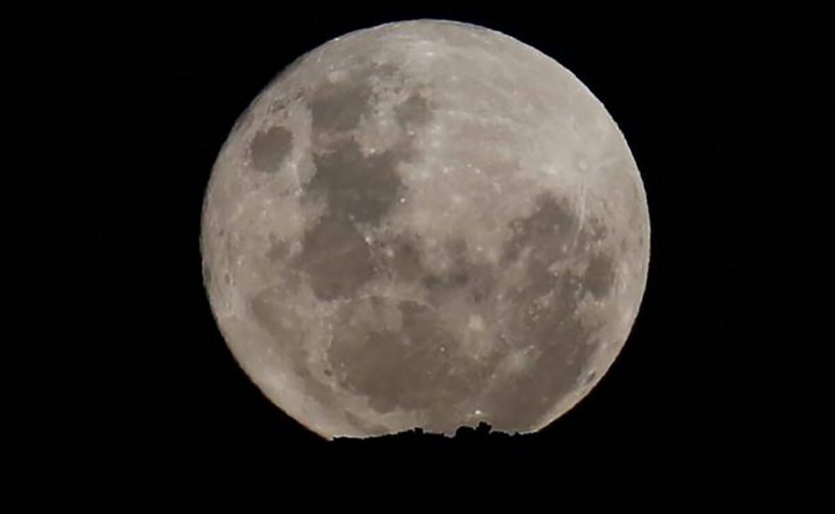 Calendario astronómico mayo 2022. Luna llena y eclipse total