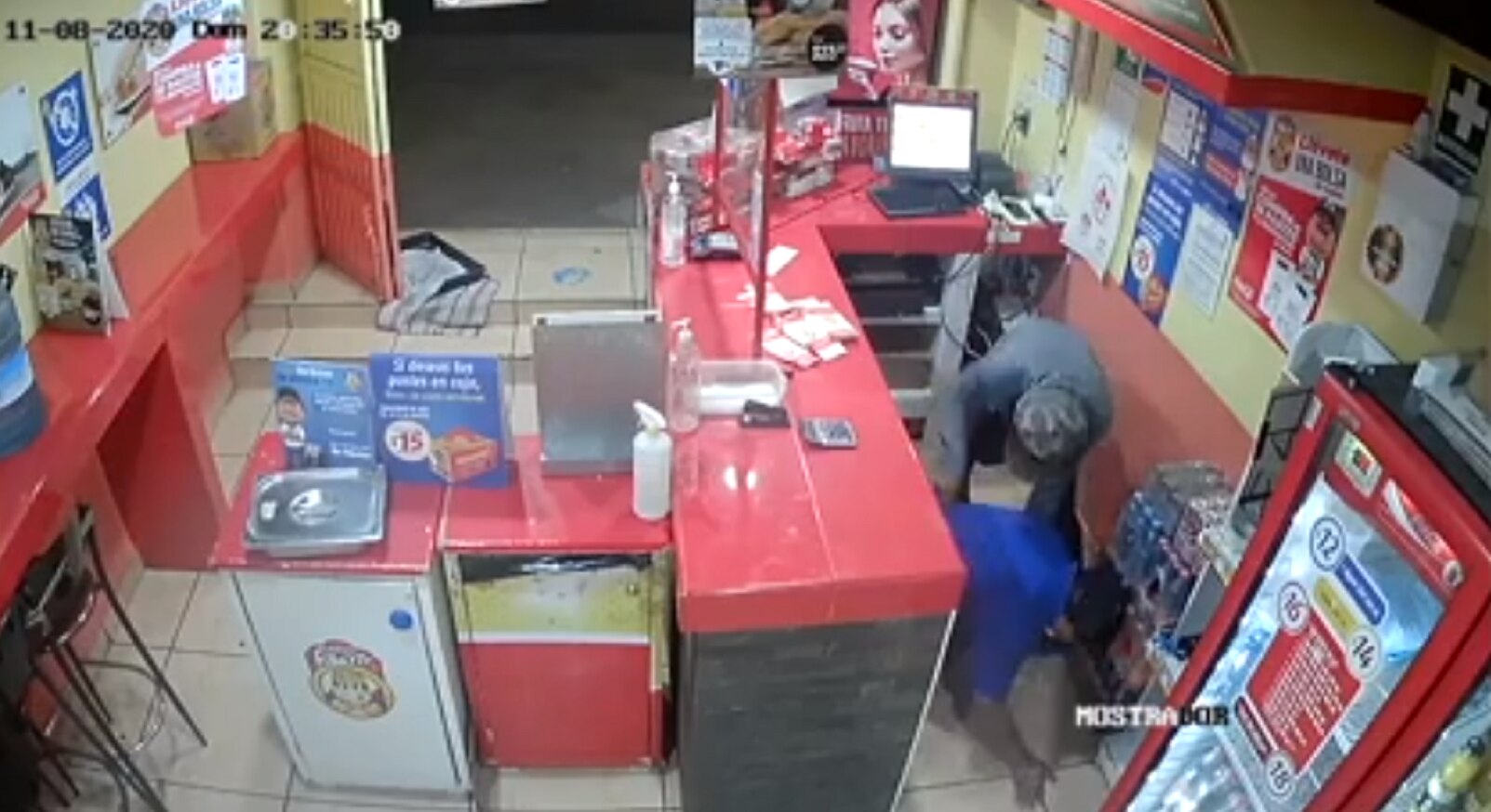 Cámaras captan asalto a comercio del Centro Histórico de Querétaro